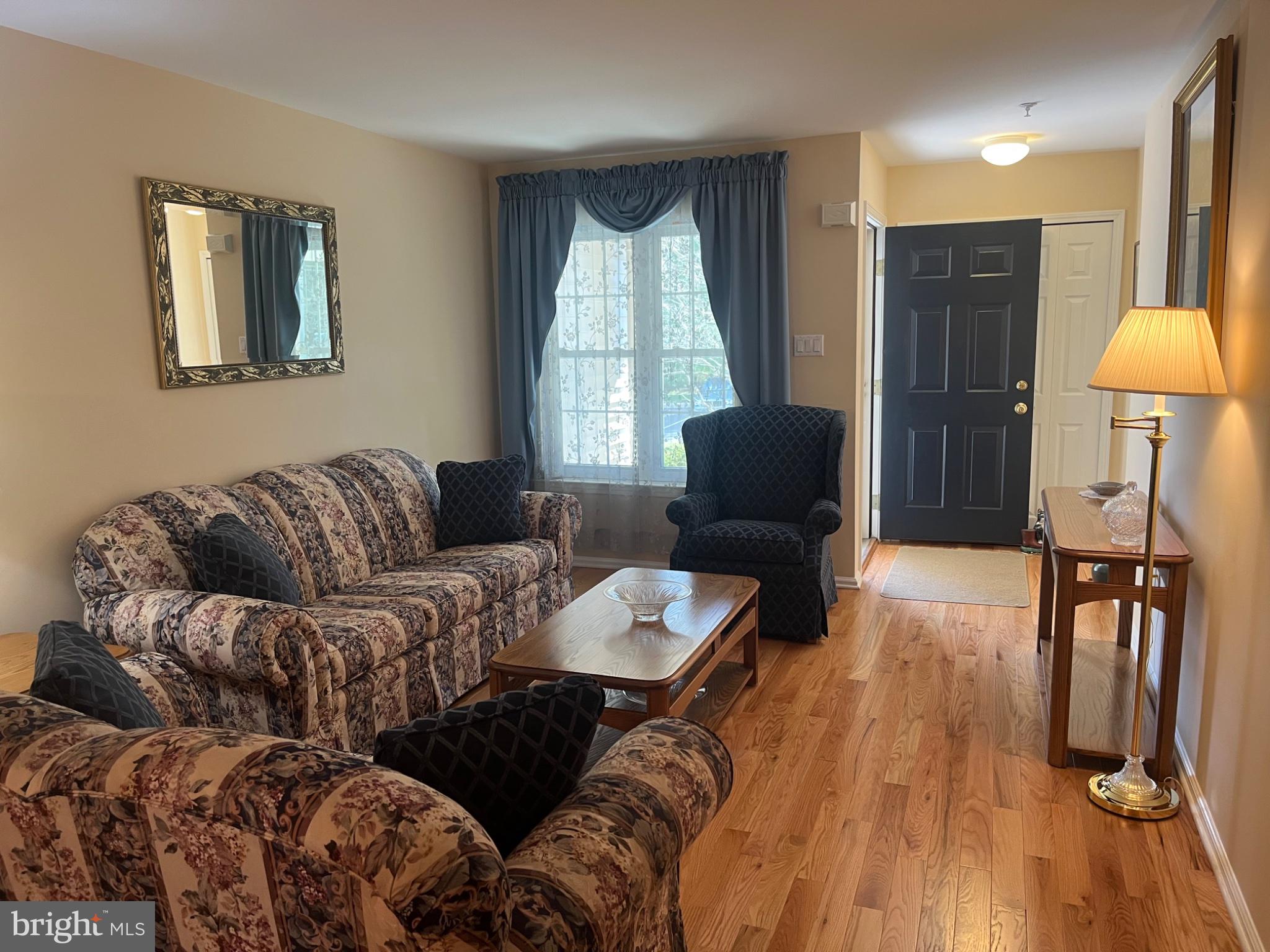 COUNTRY CROSSING - Residential