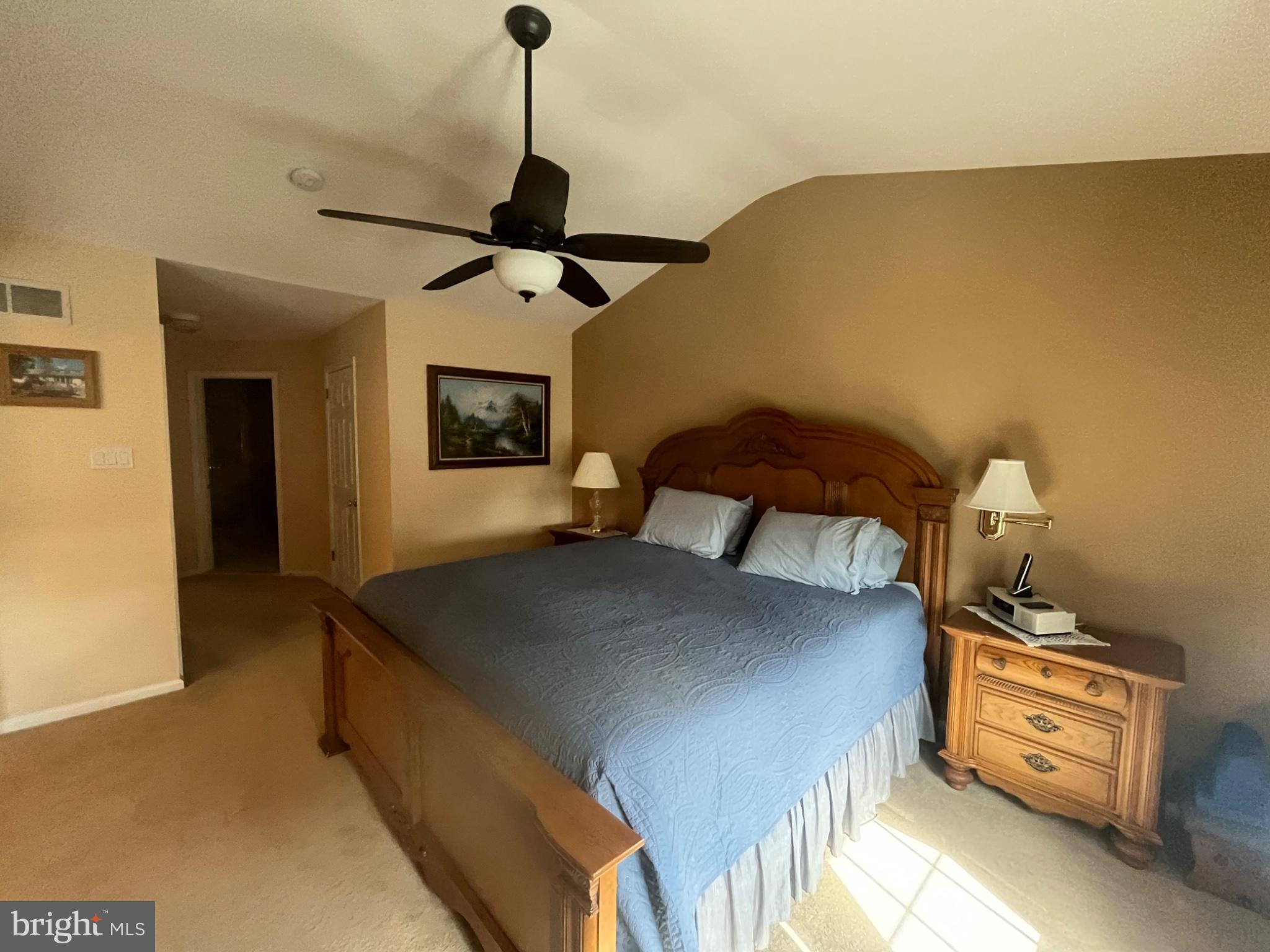 COUNTRY CROSSING - Residential