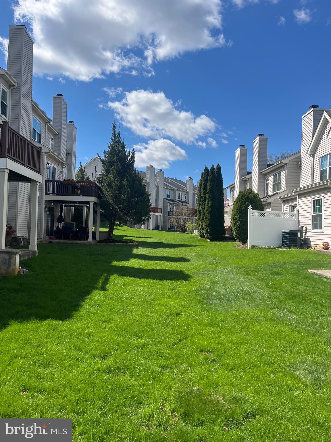 COUNTRY CROSSING - Residential