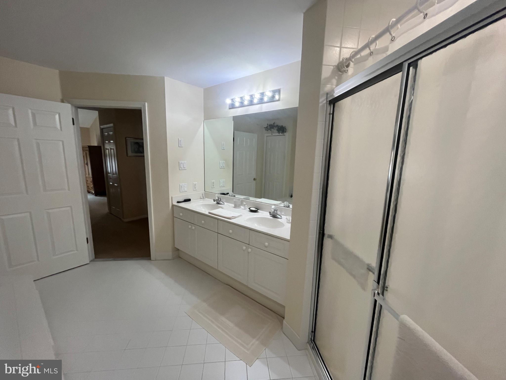 COUNTRY CROSSING - Residential