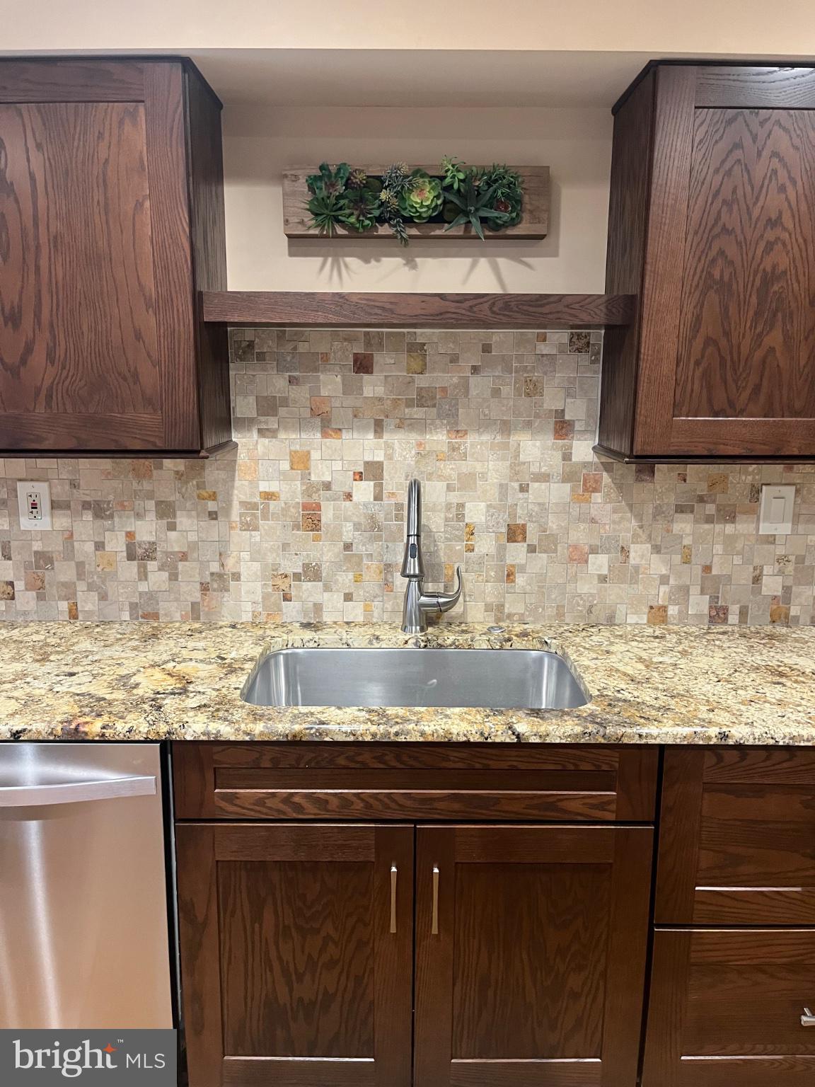 COUNTRY CROSSING - Residential