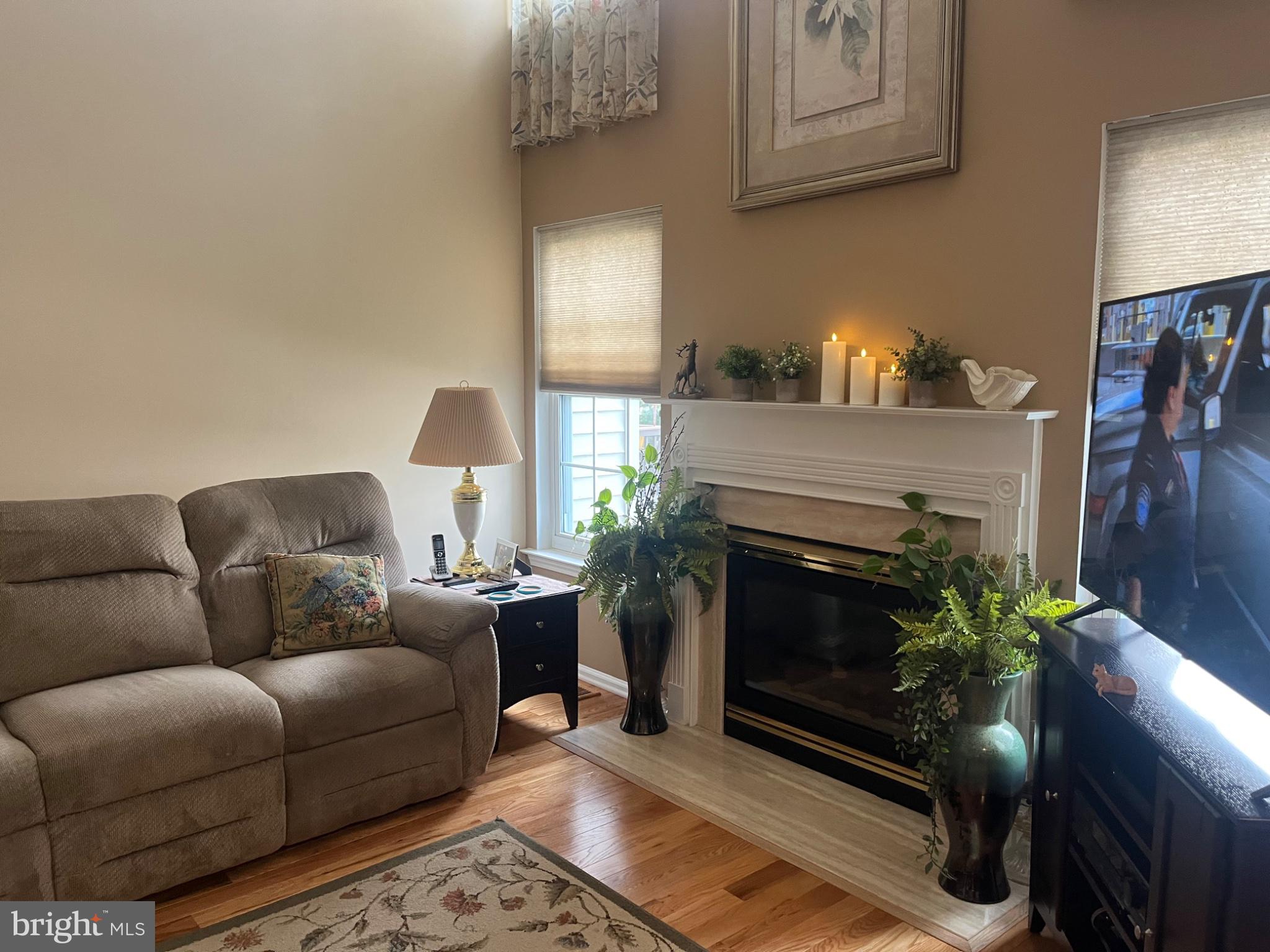 COUNTRY CROSSING - Residential