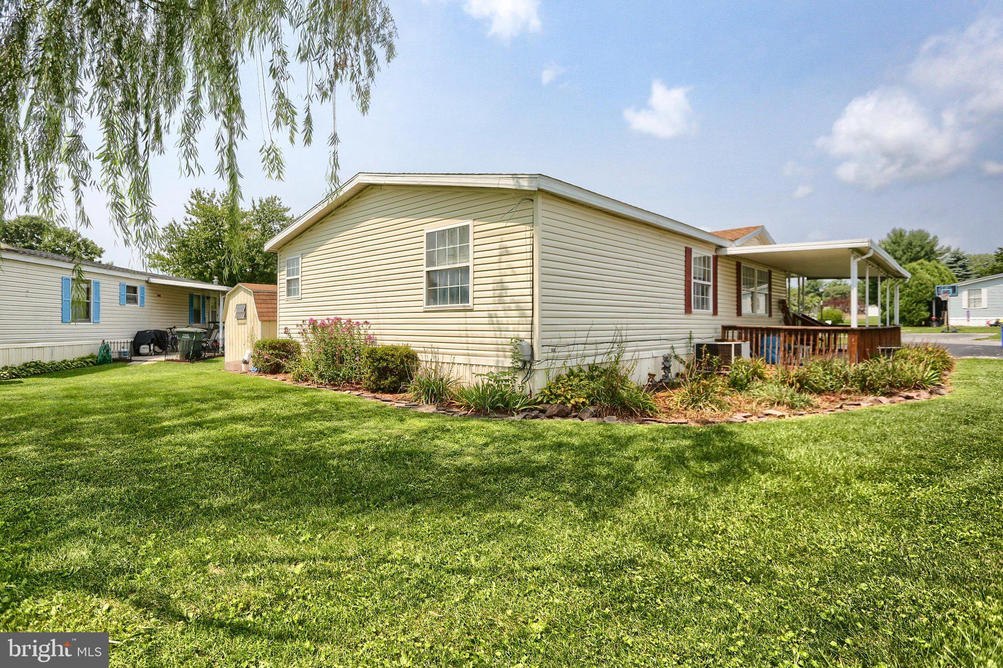 118 HONEY LOCUST CIRCLE