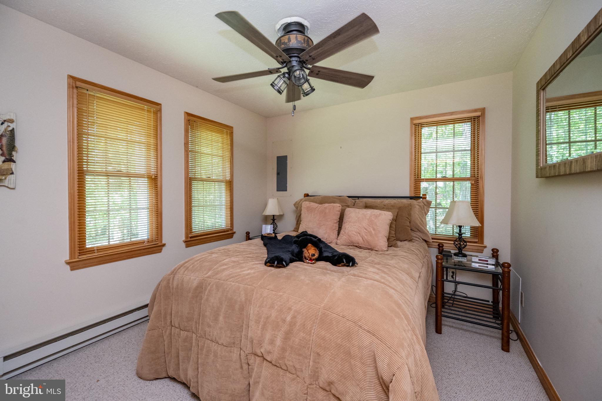 MOUNTAINSIDE - Residential