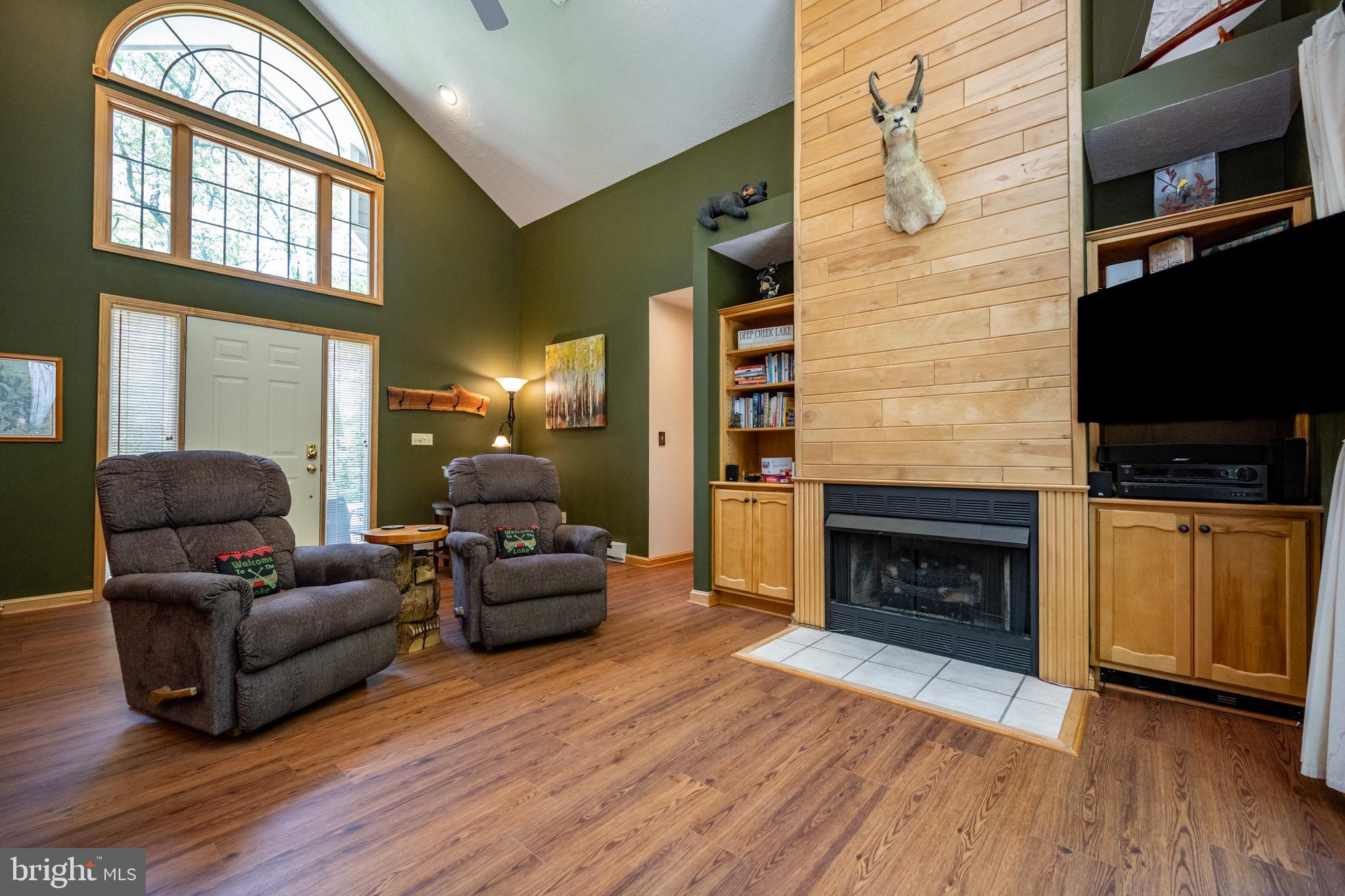 MOUNTAINSIDE - Residential