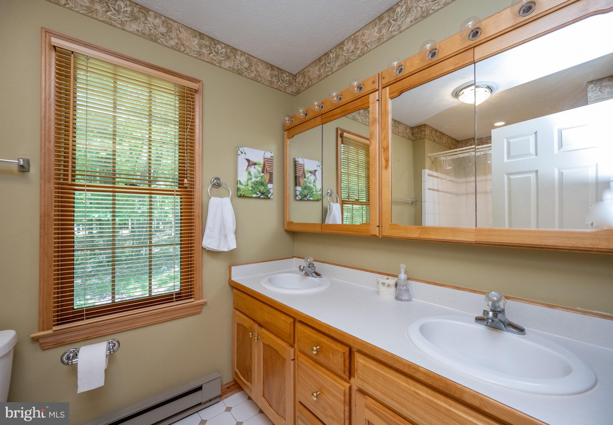 MOUNTAINSIDE - Residential