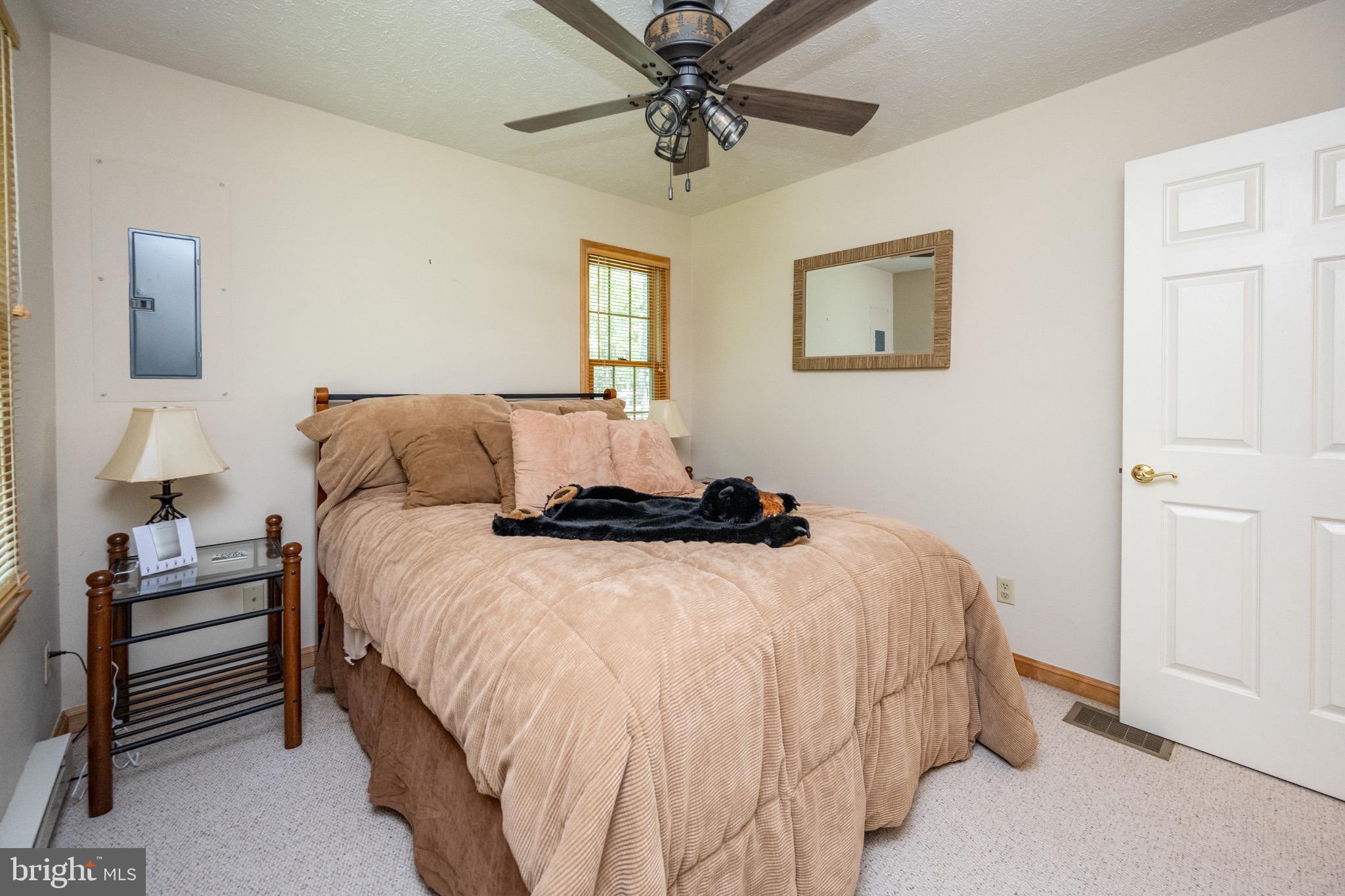 MOUNTAINSIDE - Residential