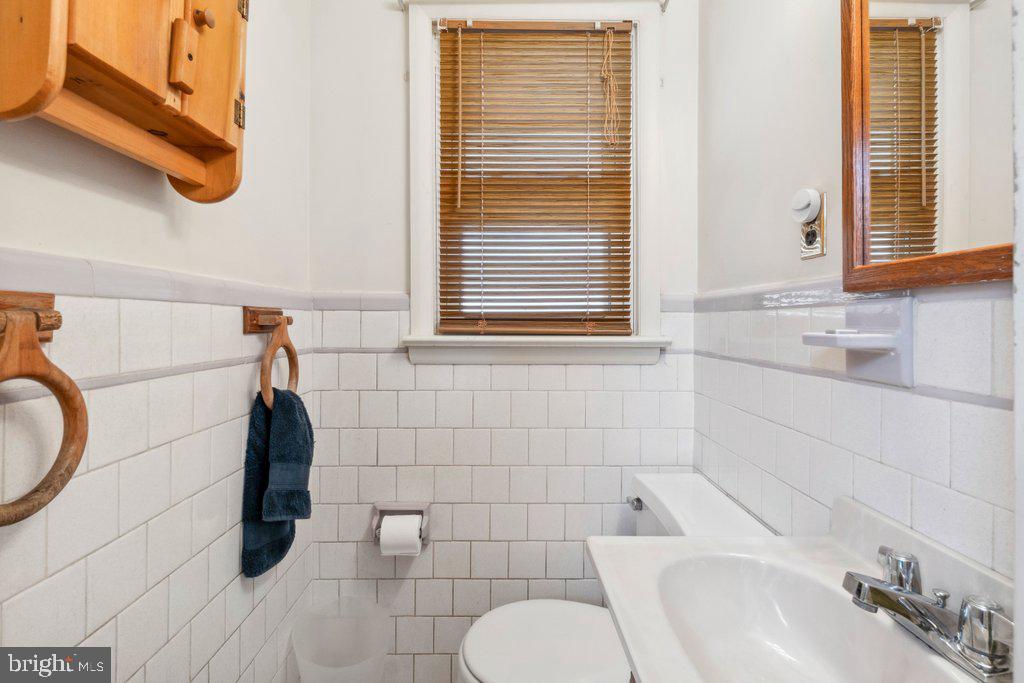 HILLCREST MANOR - Residential