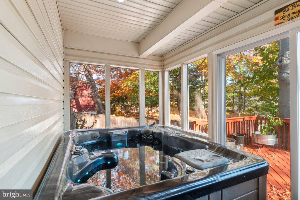 HILLCREST MANOR - Residential