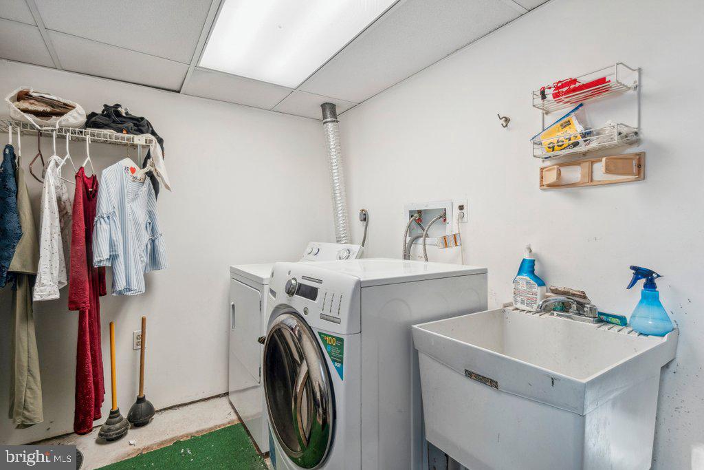 HILLCREST MANOR - Residential