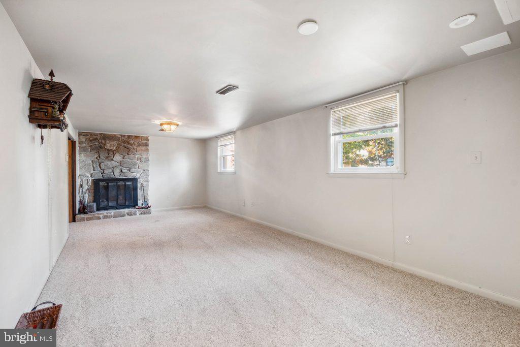 HILLCREST MANOR - Residential