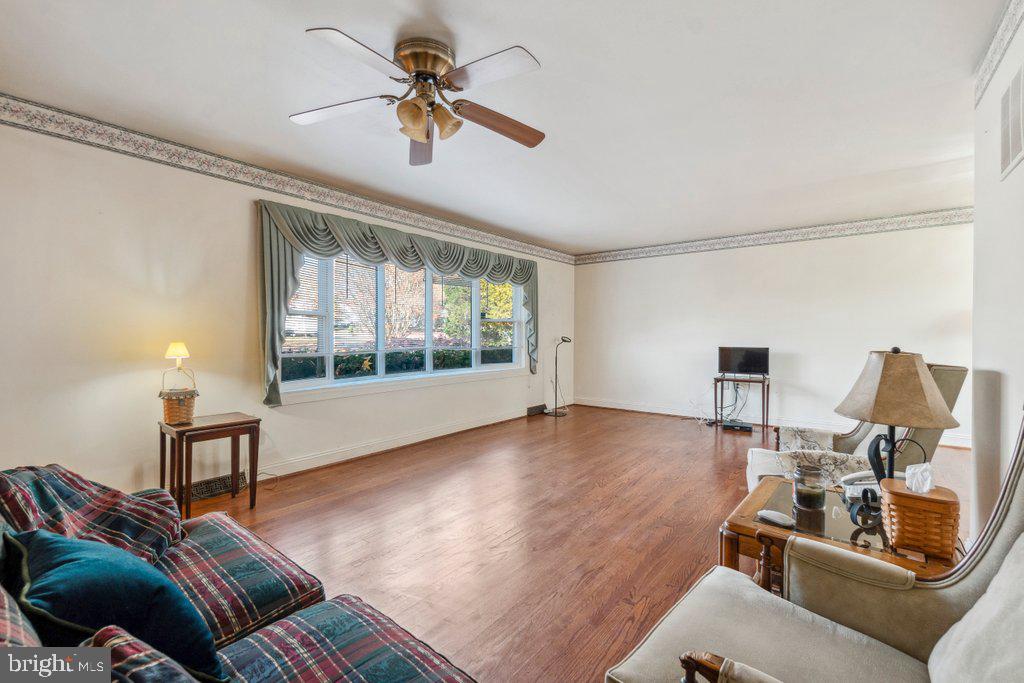 HILLCREST MANOR - Residential