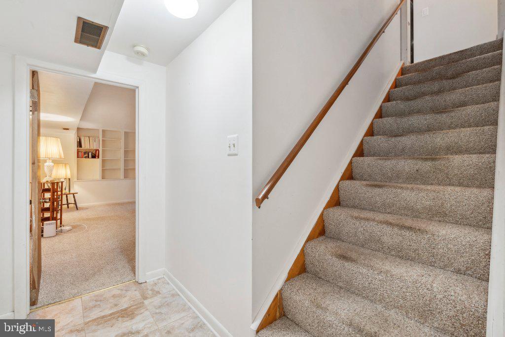 HILLCREST MANOR - Residential