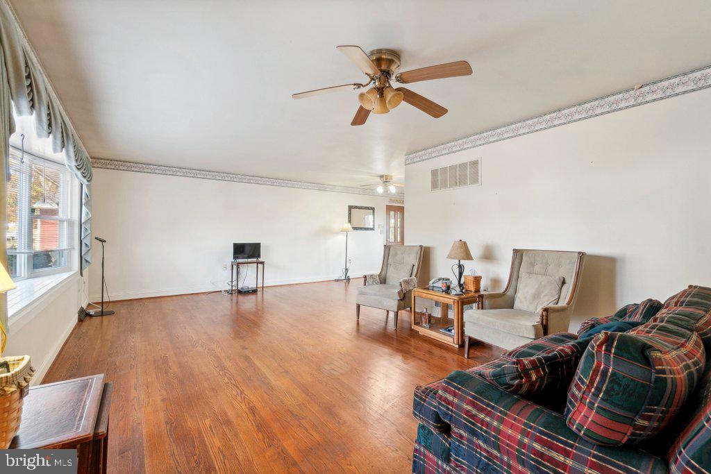 HILLCREST MANOR - Residential