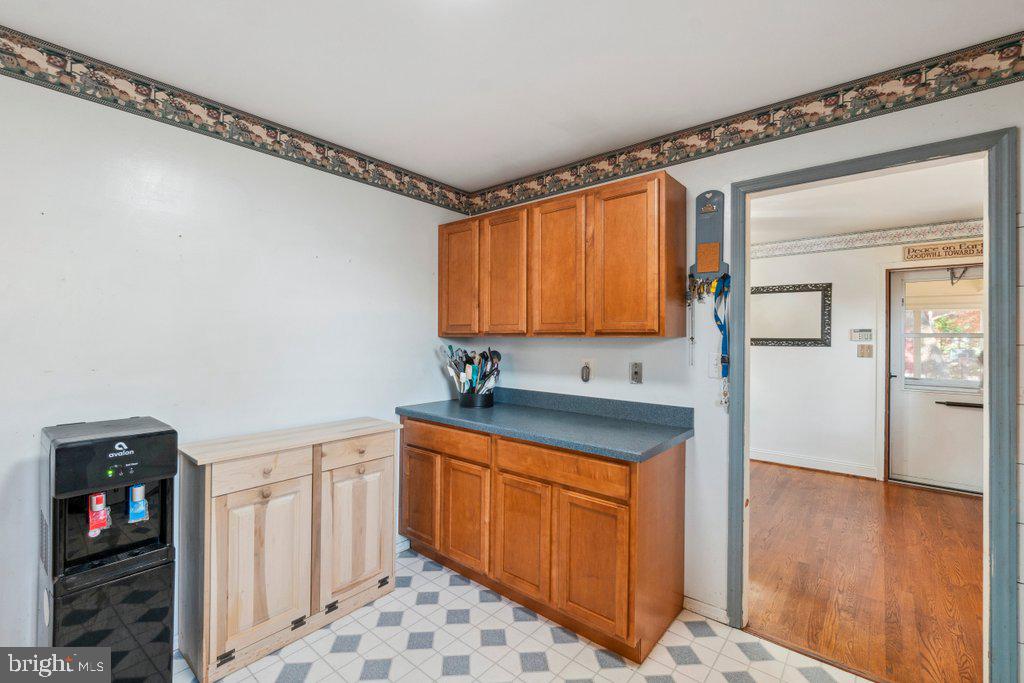 HILLCREST MANOR - Residential