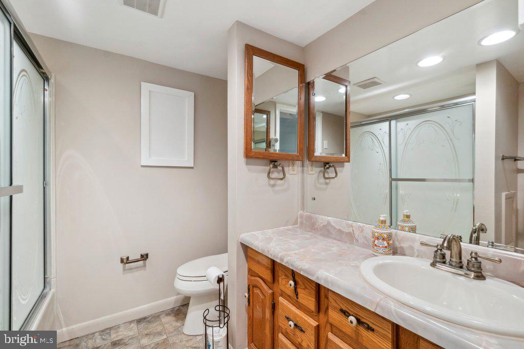 HILLCREST MANOR - Residential