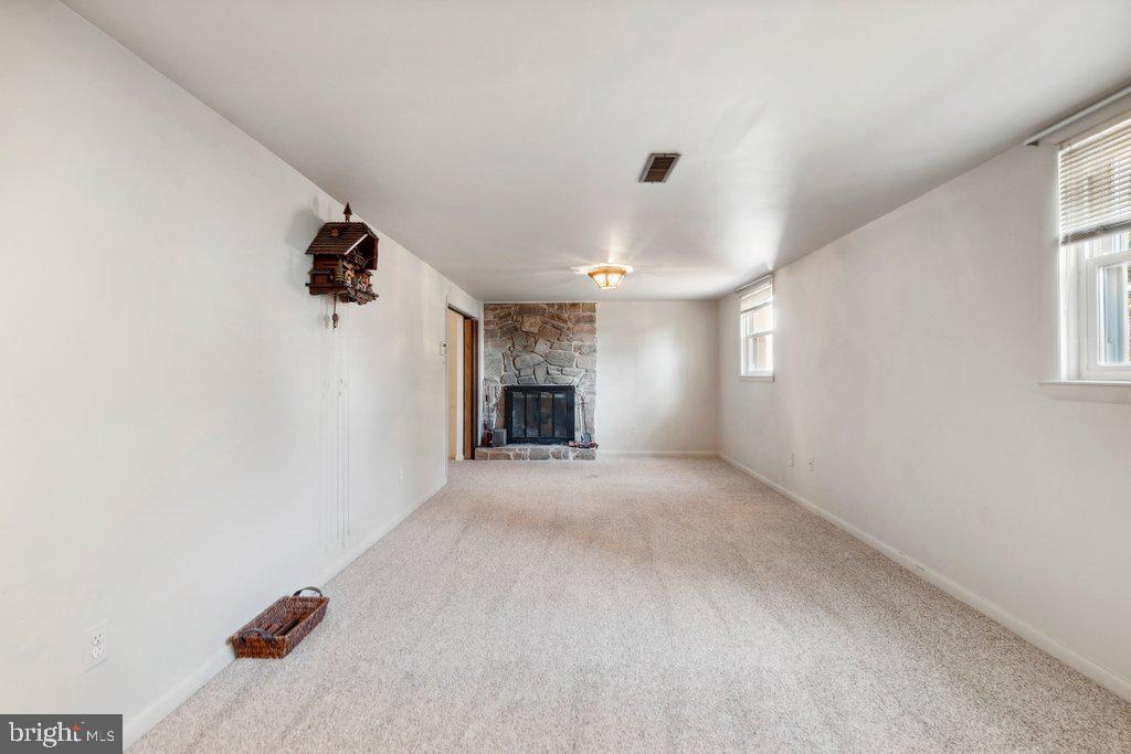 HILLCREST MANOR - Residential