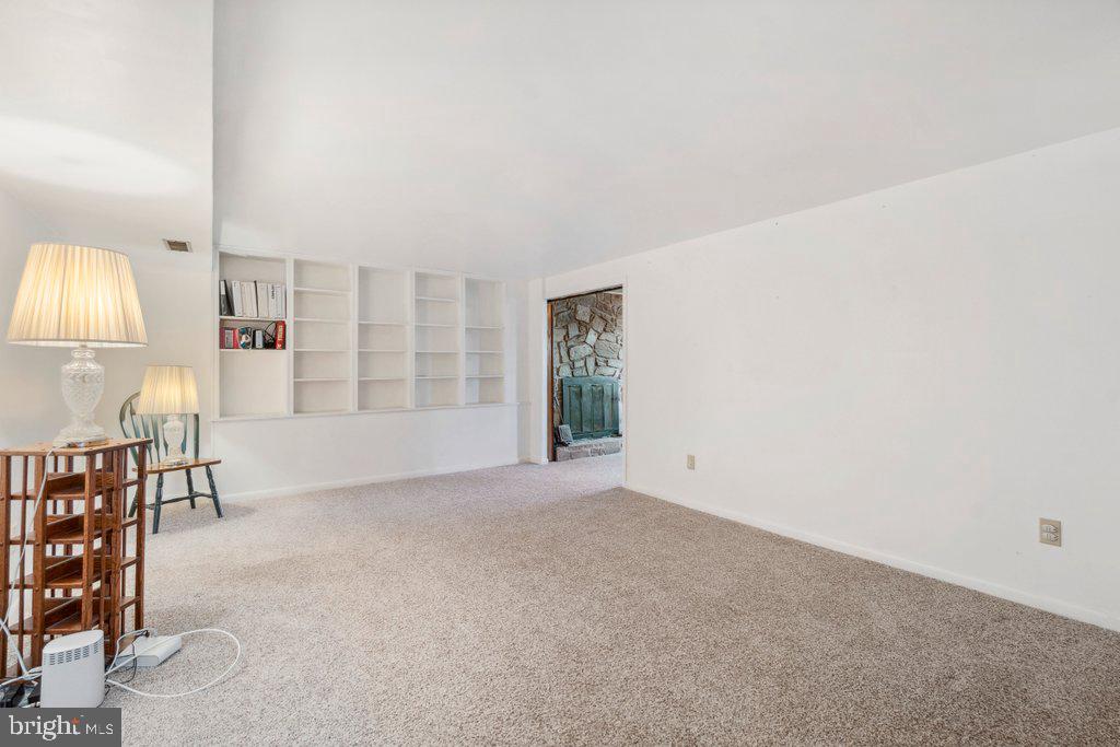 HILLCREST MANOR - Residential