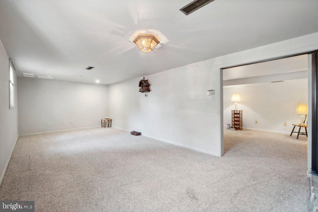 HILLCREST MANOR - Residential