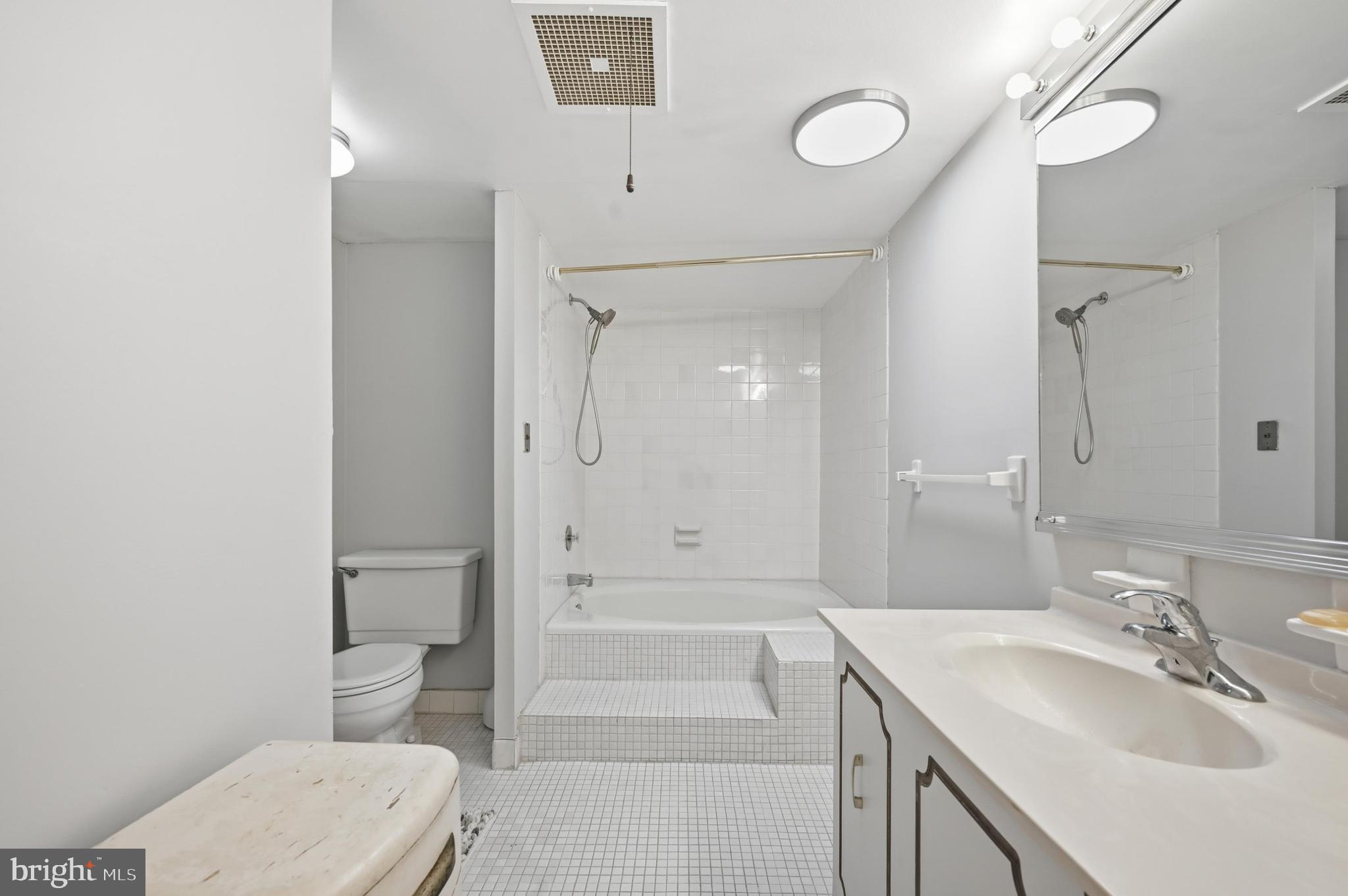 PLYMOUTH HILL - Residential