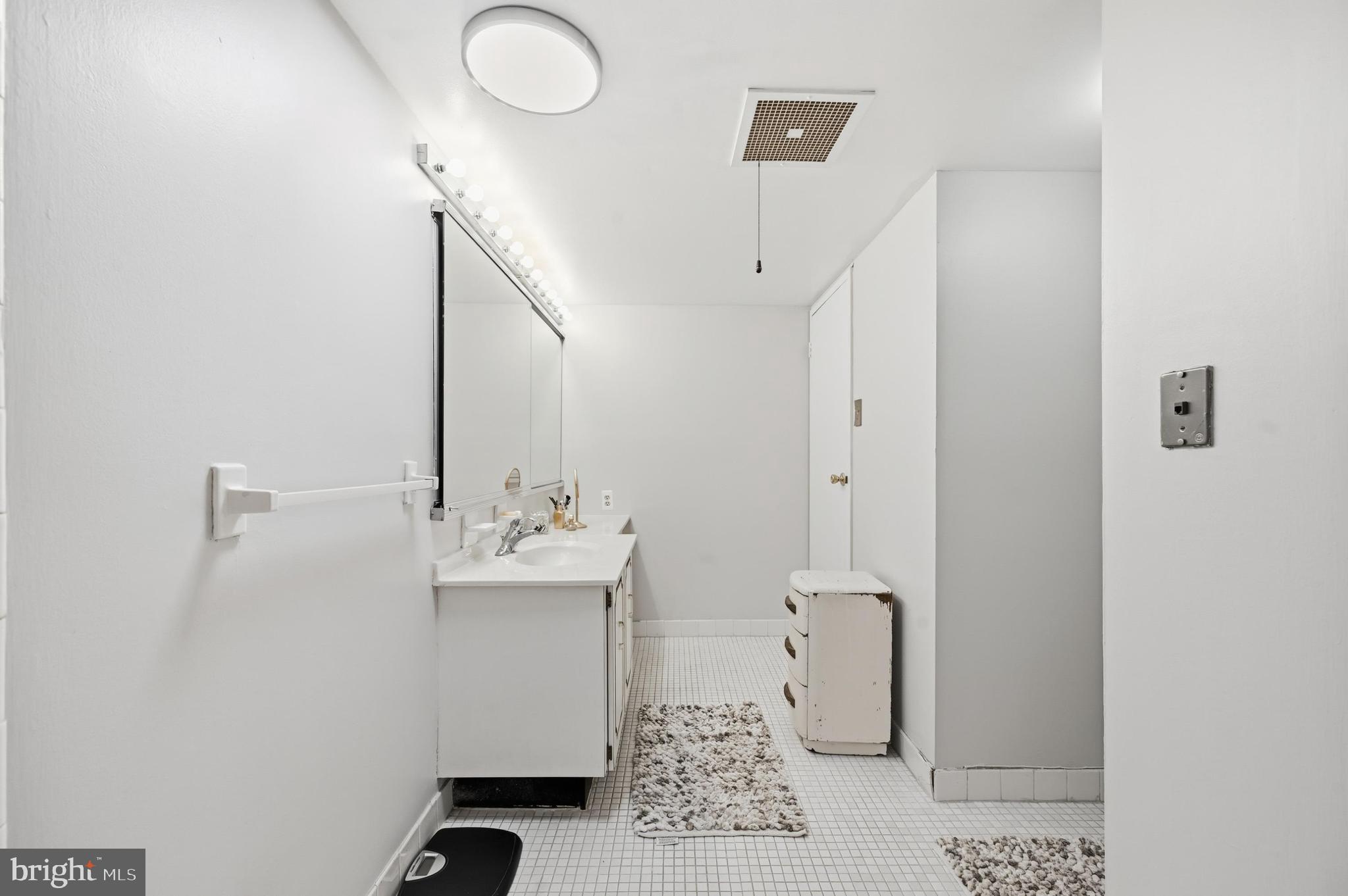 PLYMOUTH HILL - Residential