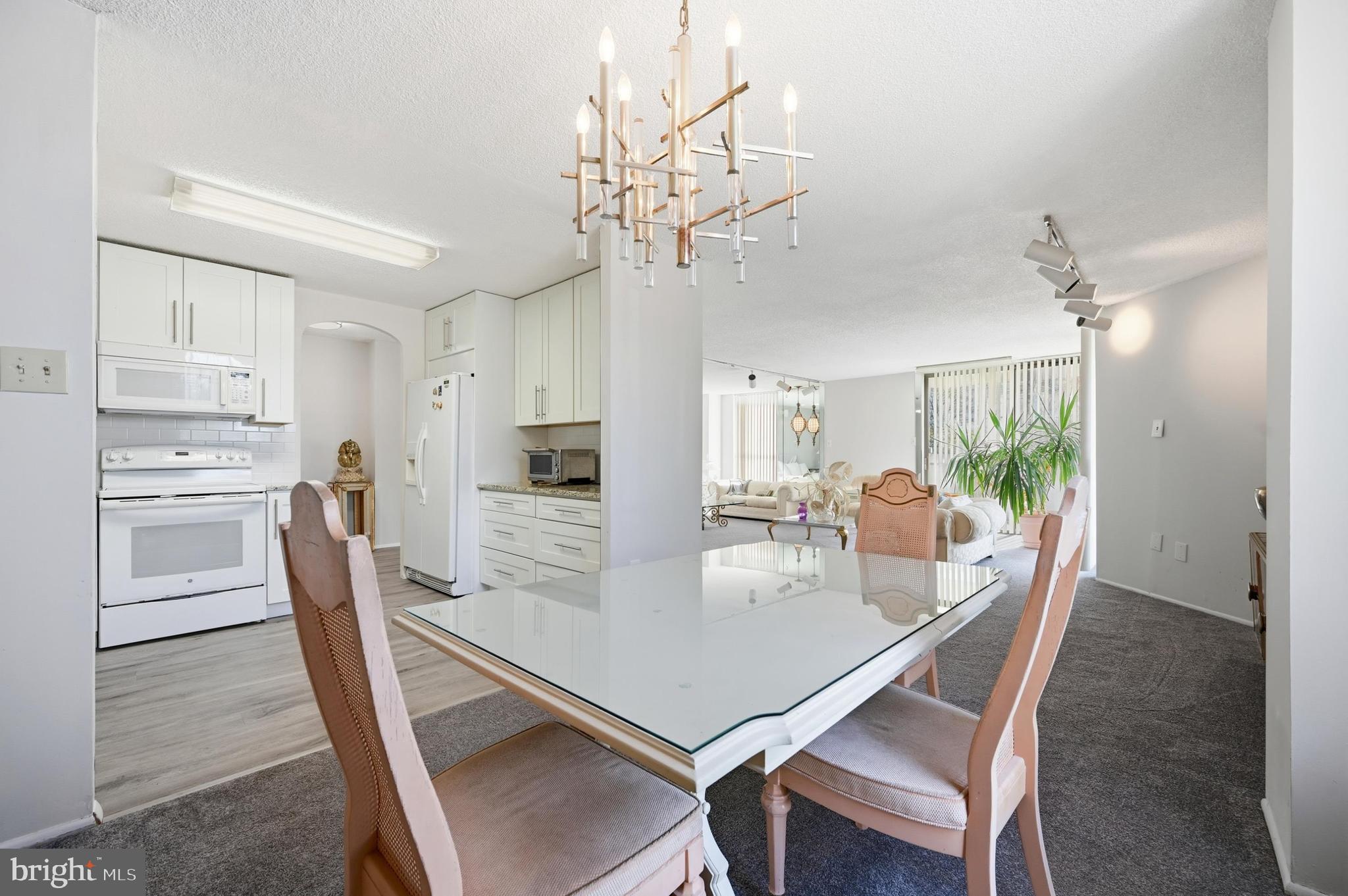 PLYMOUTH HILL - Residential