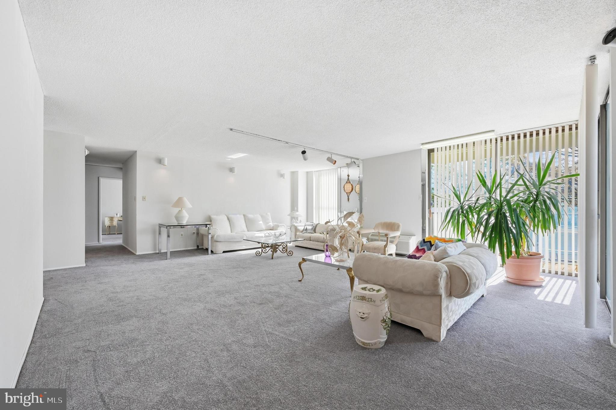 PLYMOUTH HILL - Residential