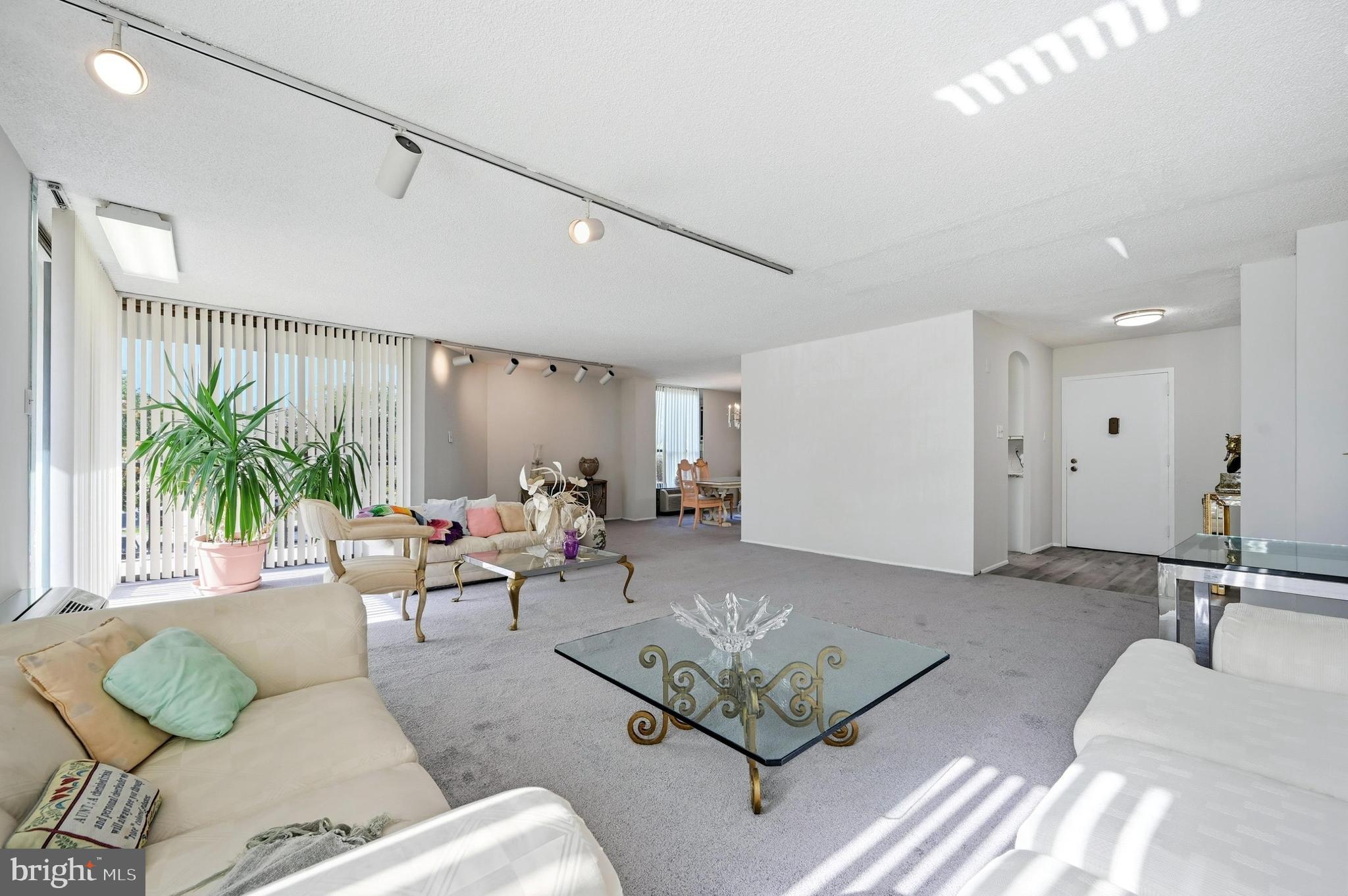 PLYMOUTH HILL - Residential