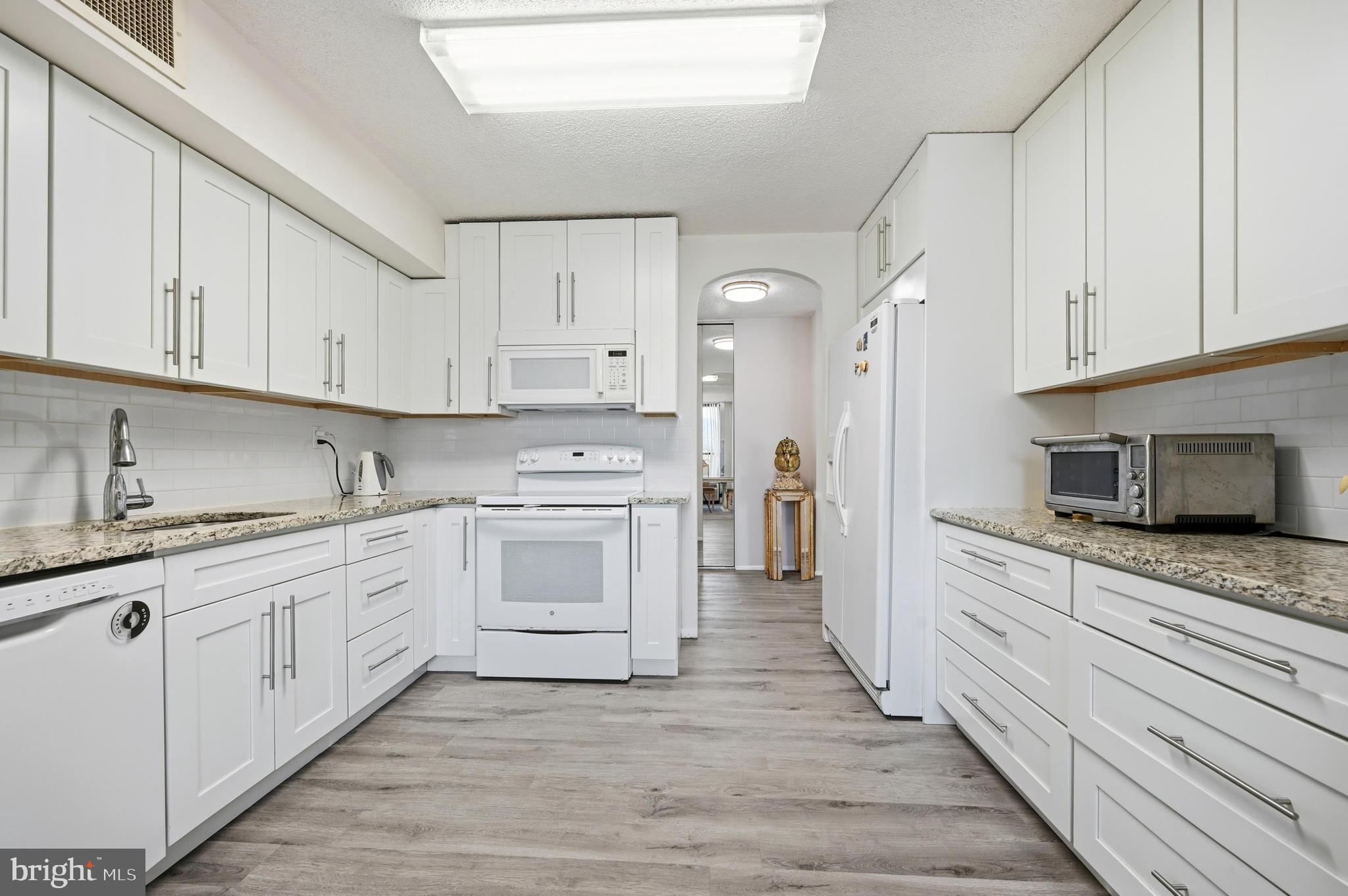 PLYMOUTH HILL - Residential