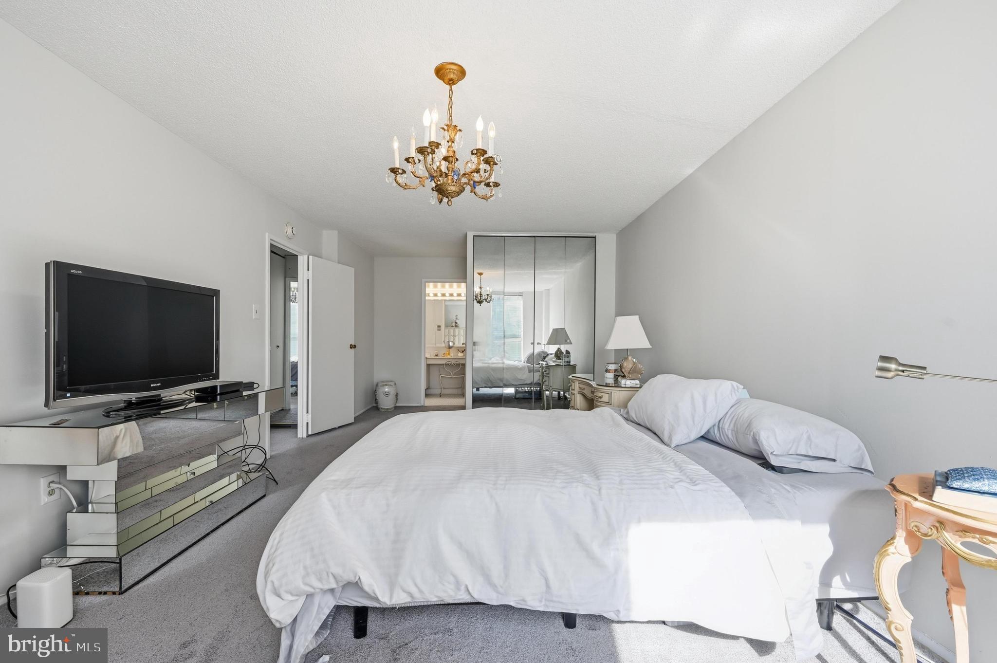 PLYMOUTH HILL - Residential