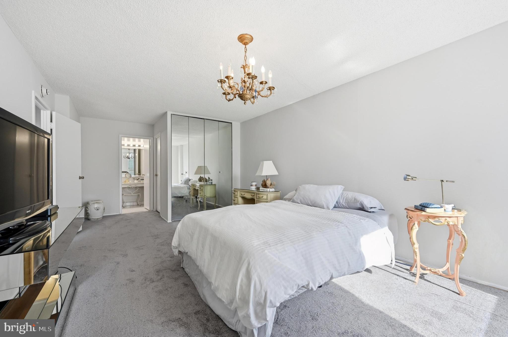 PLYMOUTH HILL - Residential