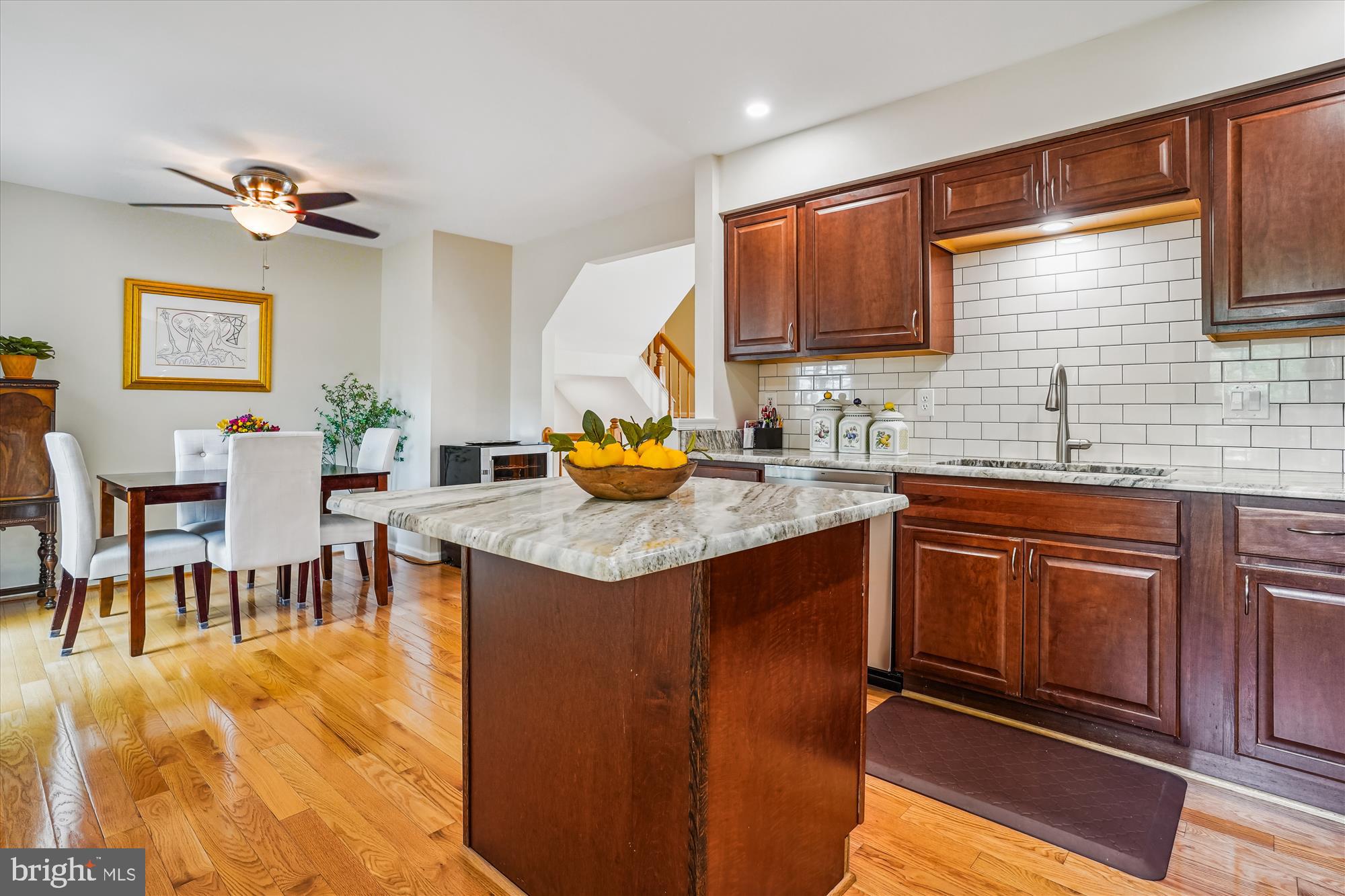 7484 GADSBY SQUARE