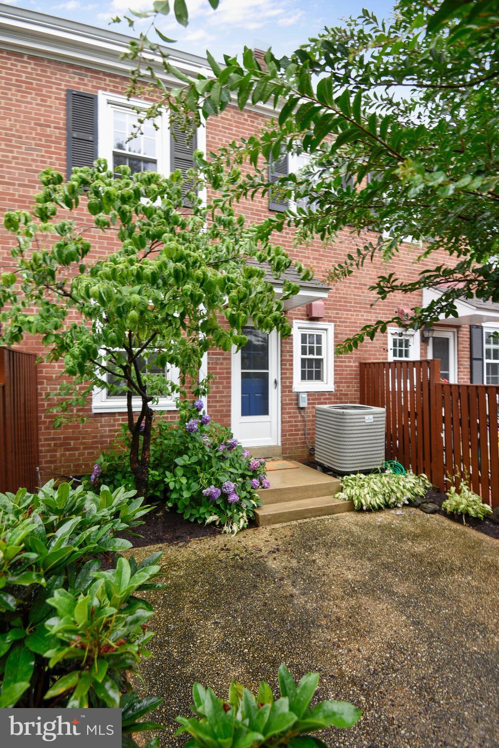 FAIRLINGTON MEADOWS - Residential