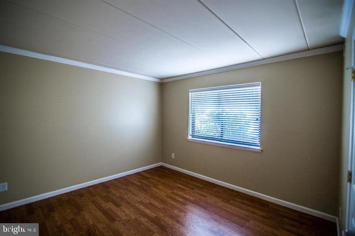 COUNTRY CLUB GREEN - Residential Lease