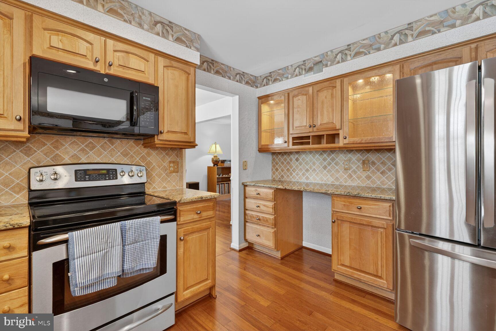 LAKEWOOD HILLS - Residential