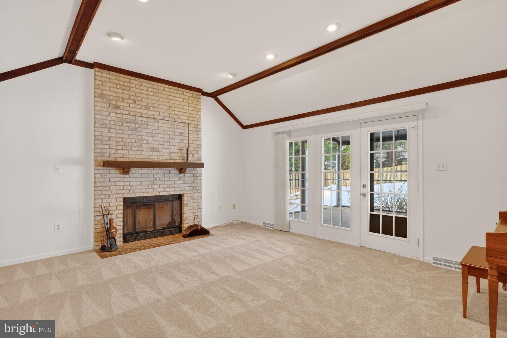 LAKEWOOD HILLS - Residential