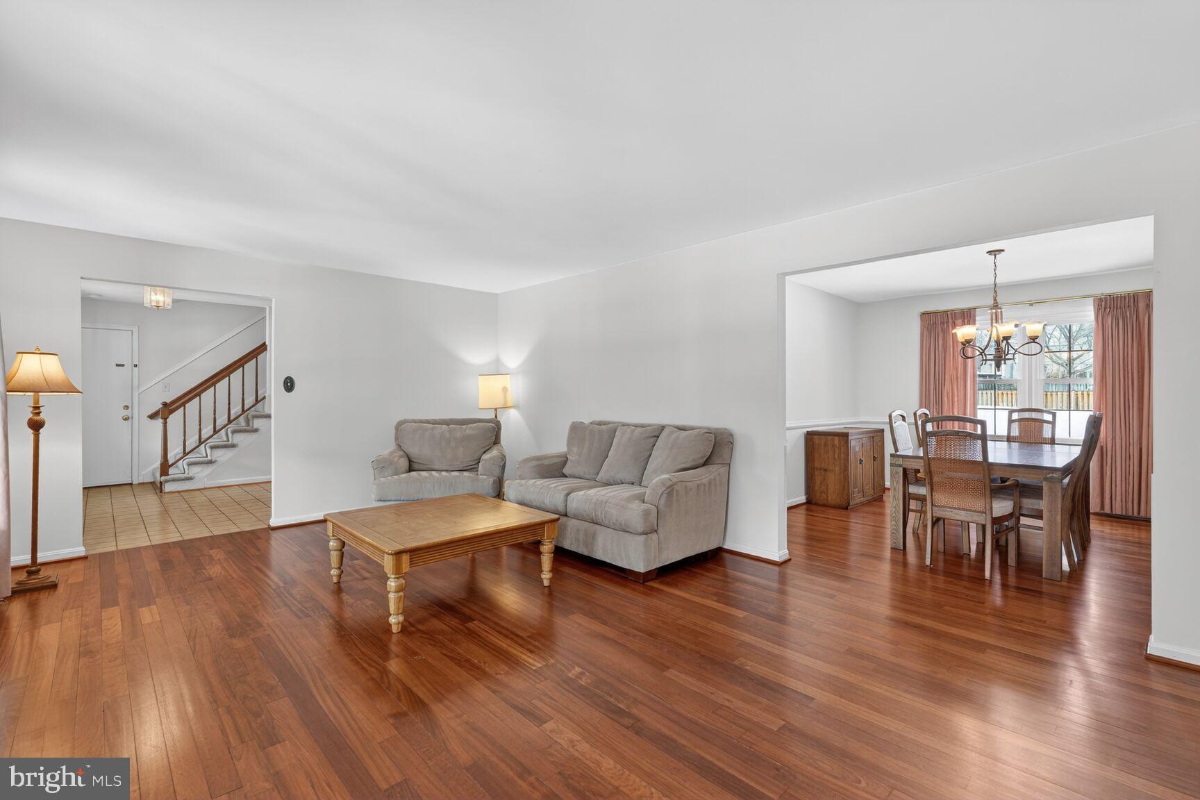 LAKEWOOD HILLS - Residential