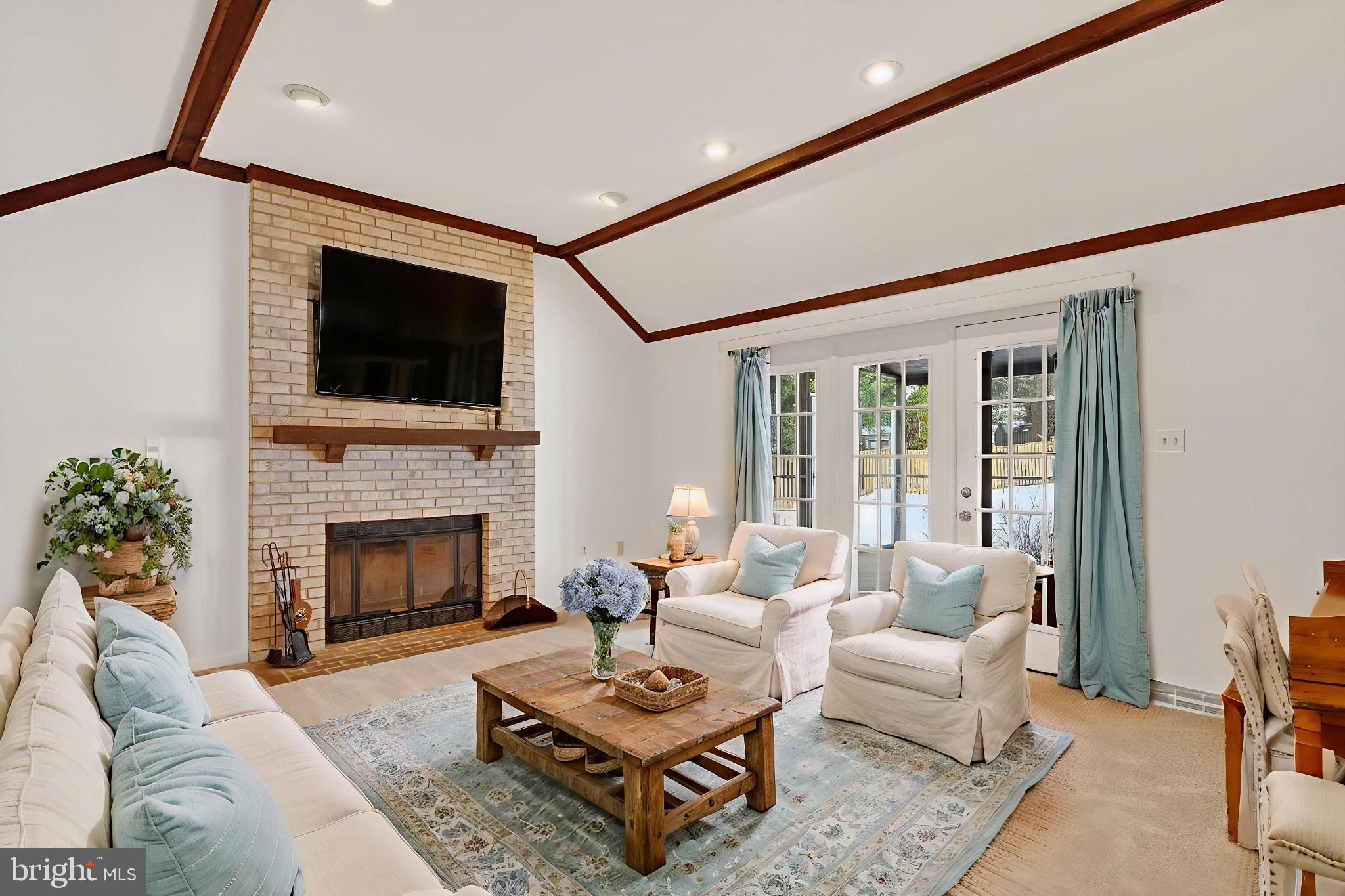 LAKEWOOD HILLS - Residential