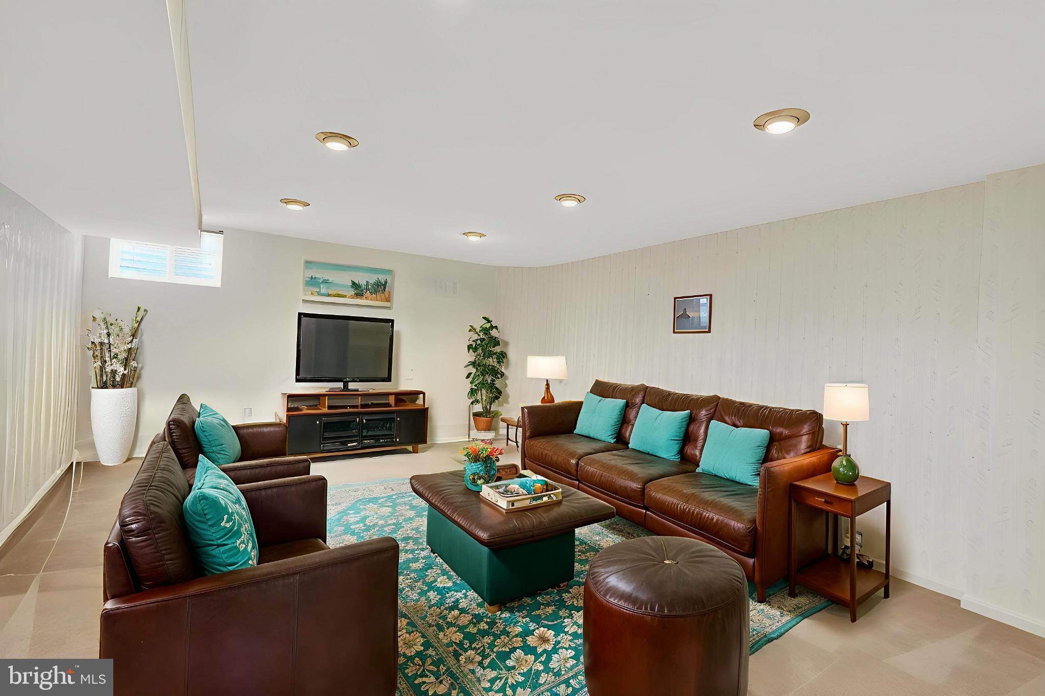 LAKEWOOD HILLS - Residential