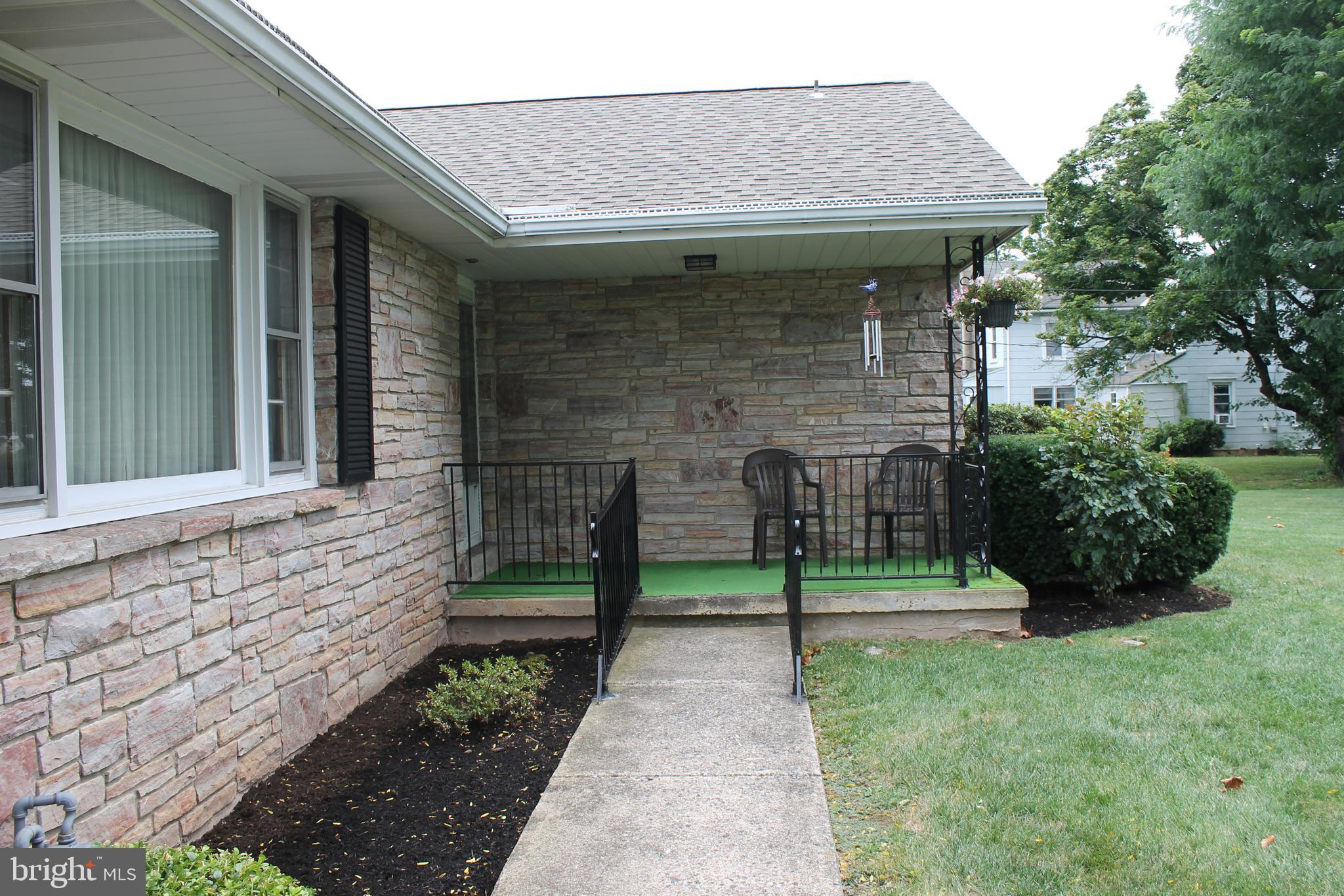 2221 N MAIN/KUMRY ROAD