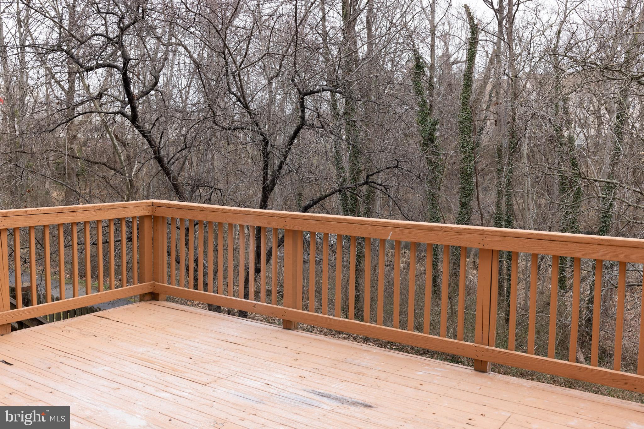 LAKE LARGO - Residential