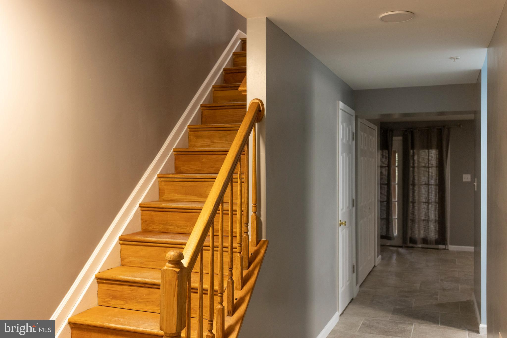 LAKE LARGO - Residential