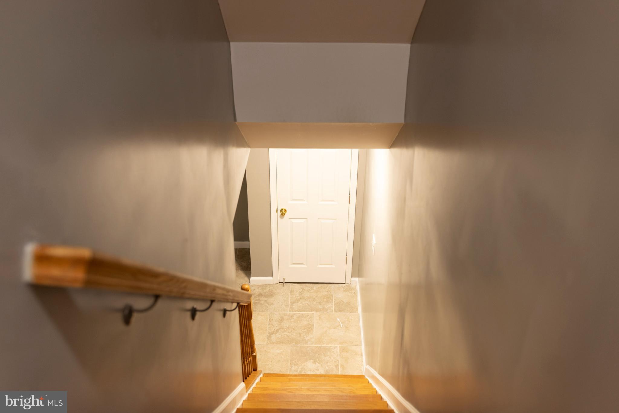 LAKE LARGO - Residential