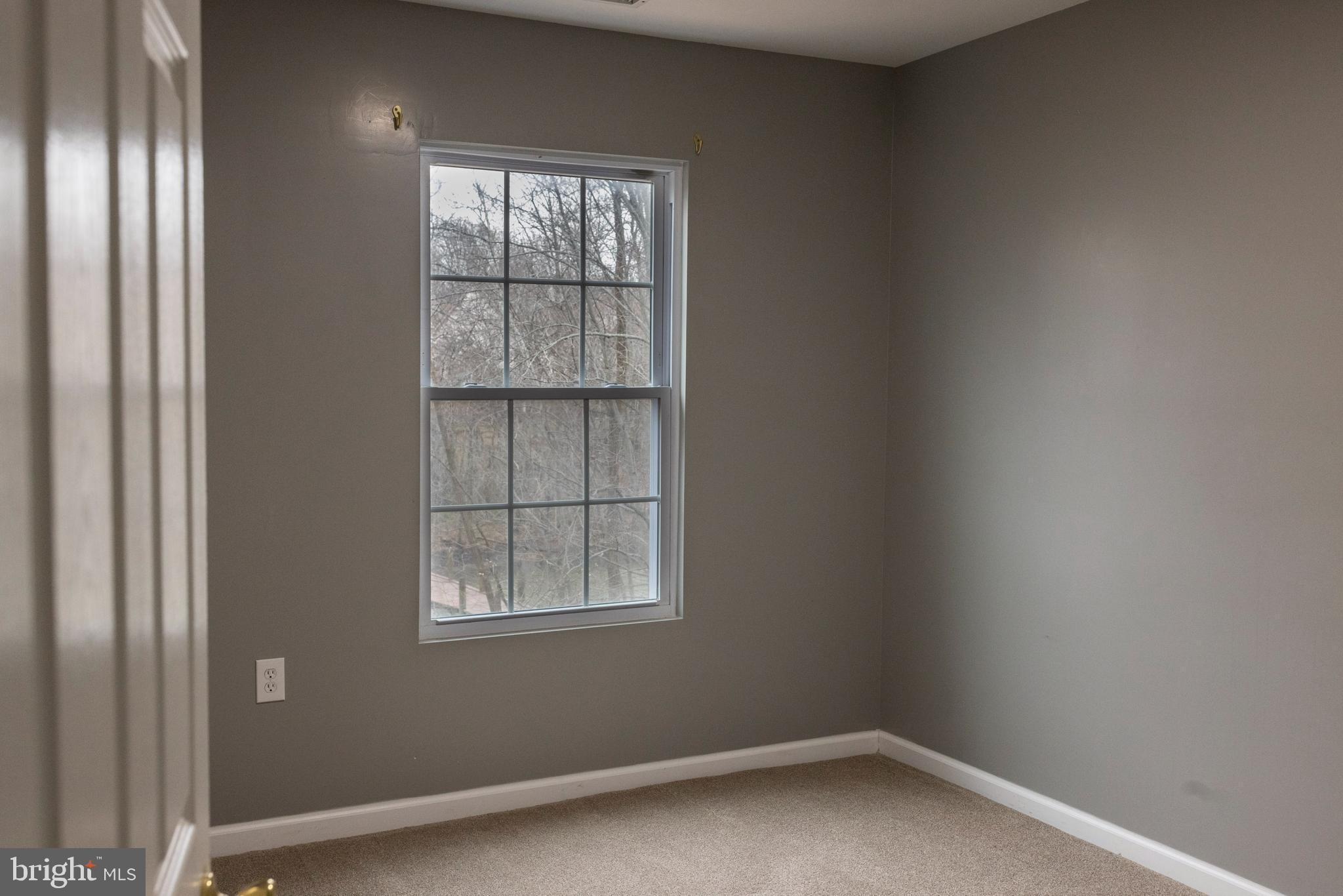 LAKE LARGO - Residential