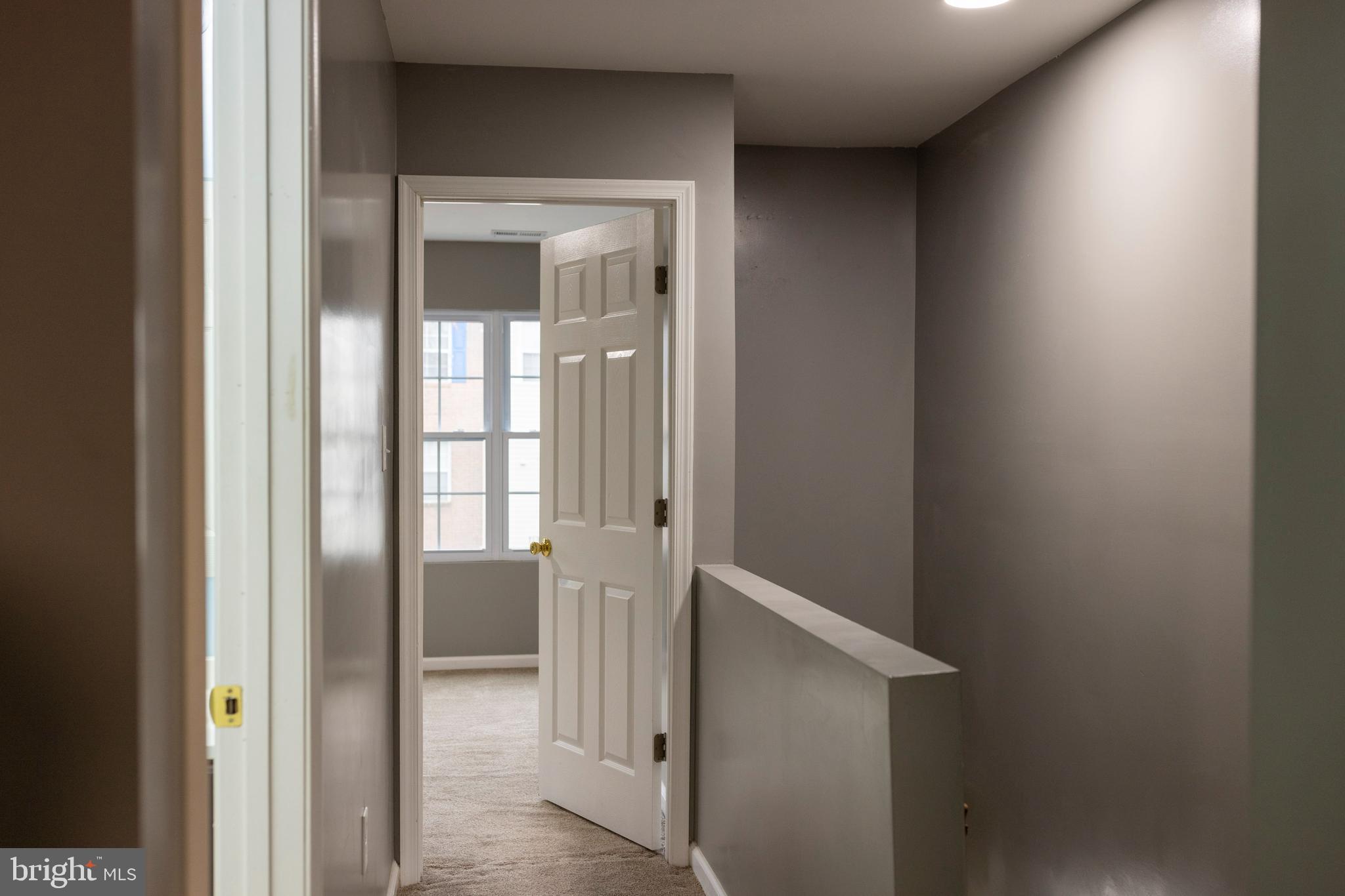 LAKE LARGO - Residential