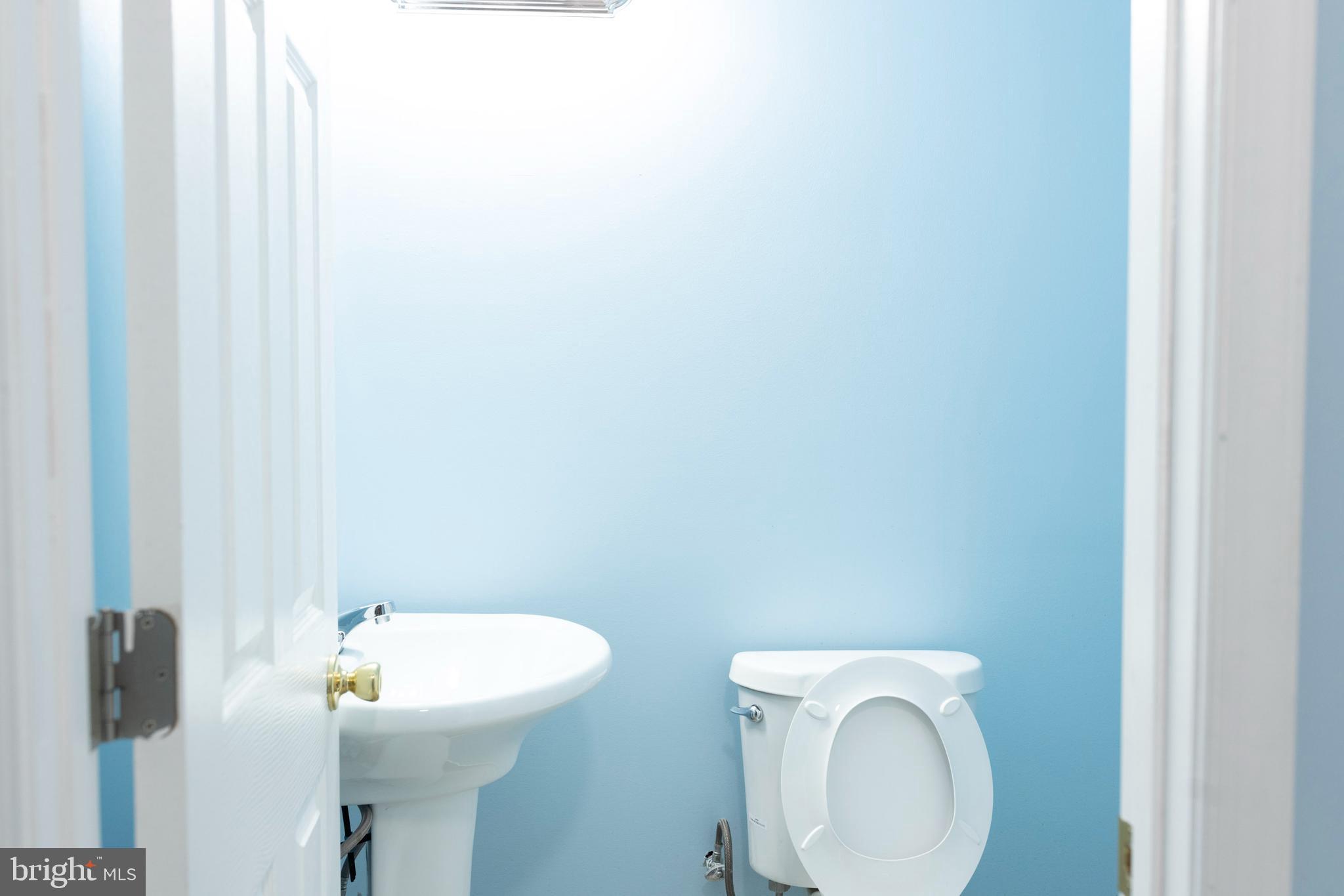 LAKE LARGO - Residential