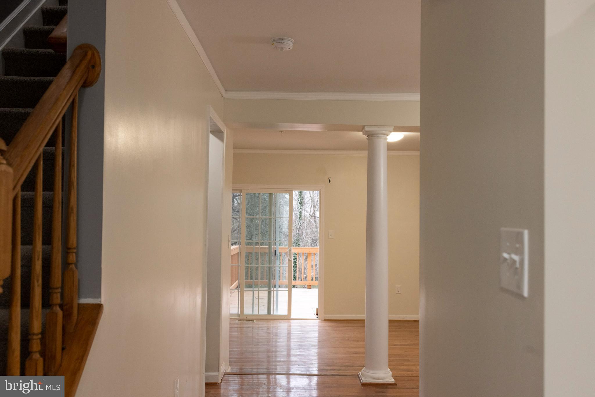 LAKE LARGO - Residential