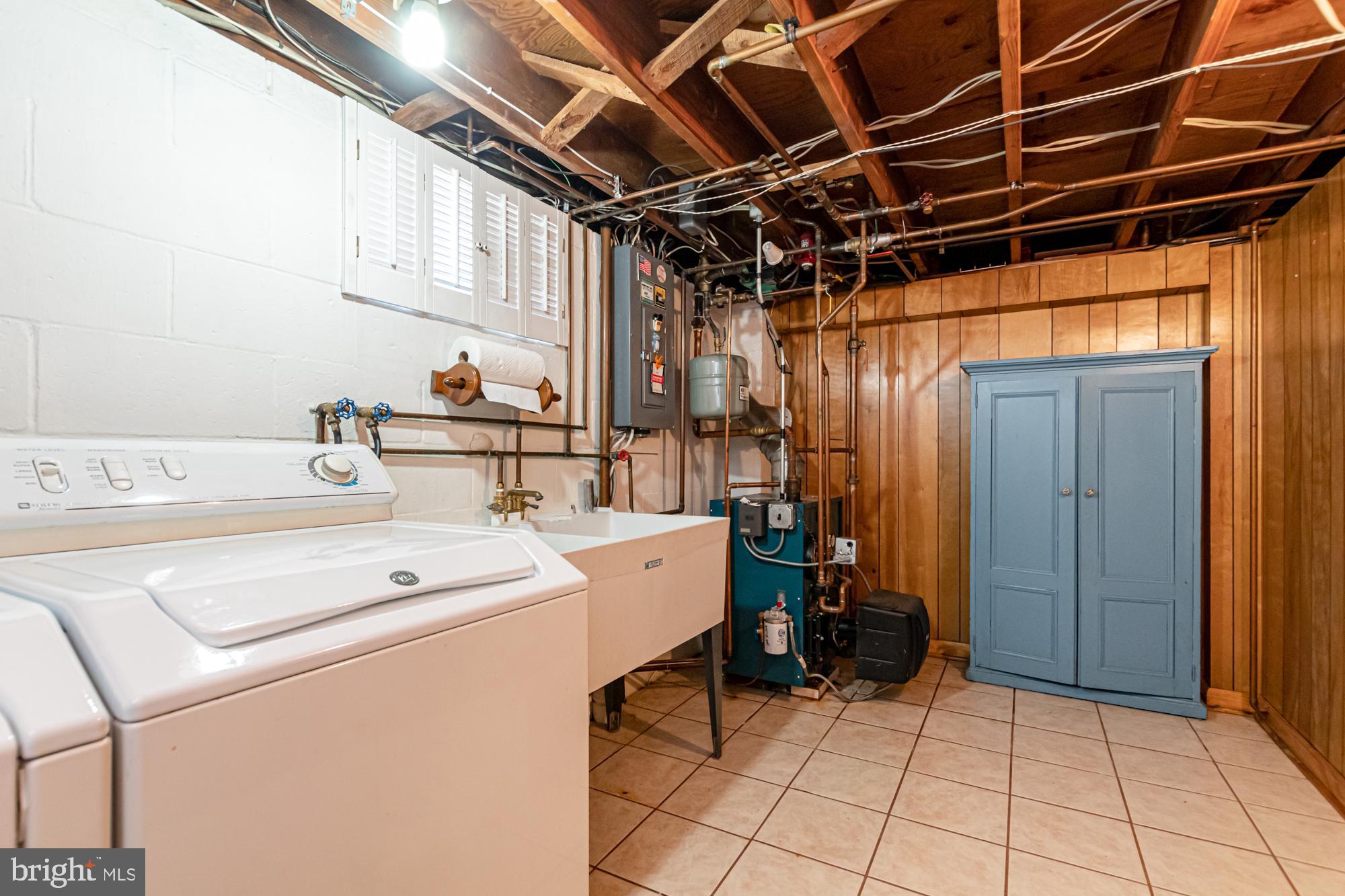 WOODWARD SQUARE - Residential