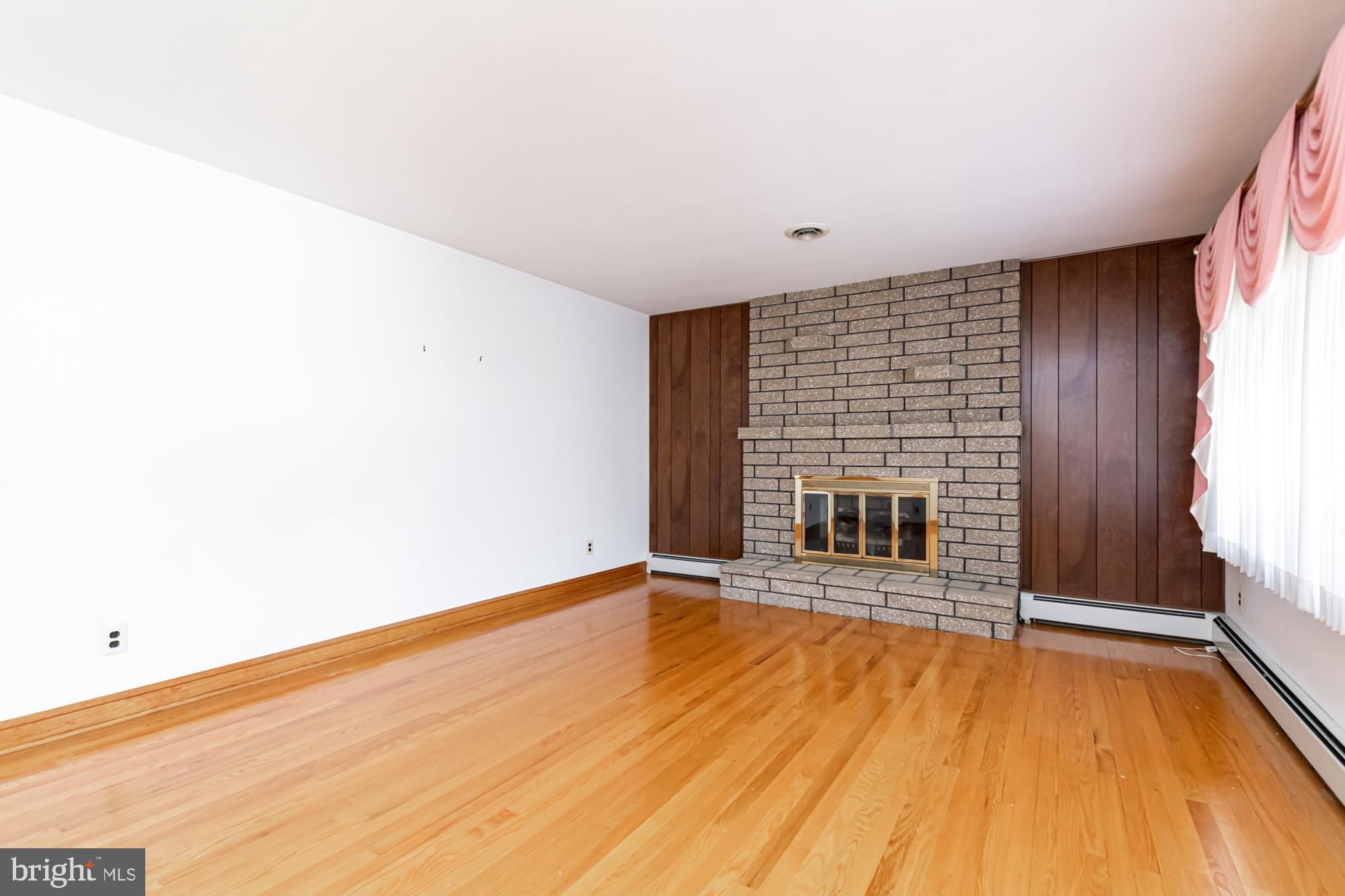 WOODWARD SQUARE - Residential