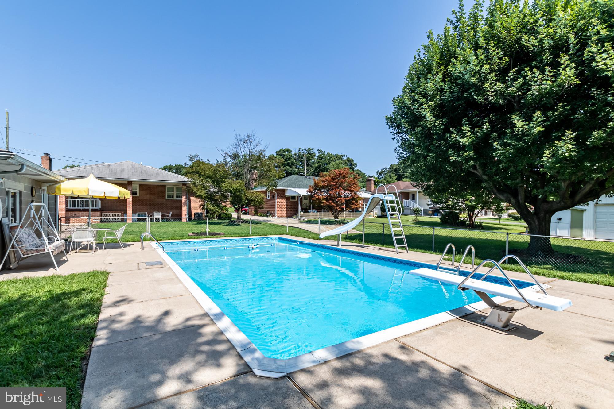 WOODWARD SQUARE - Residential